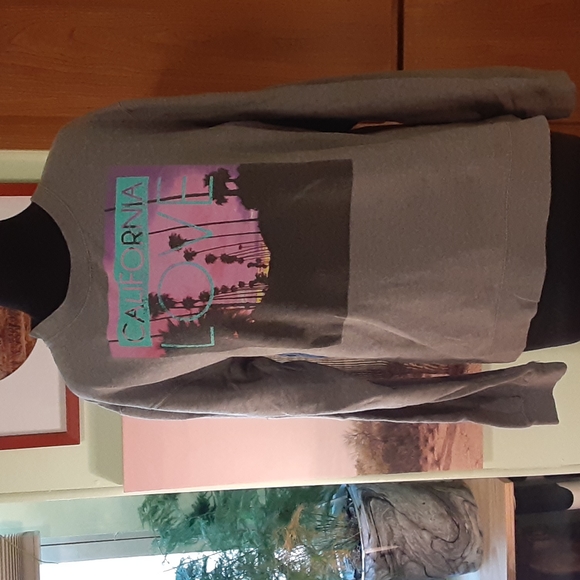 California Sweatshirt - Picture 1 of 6